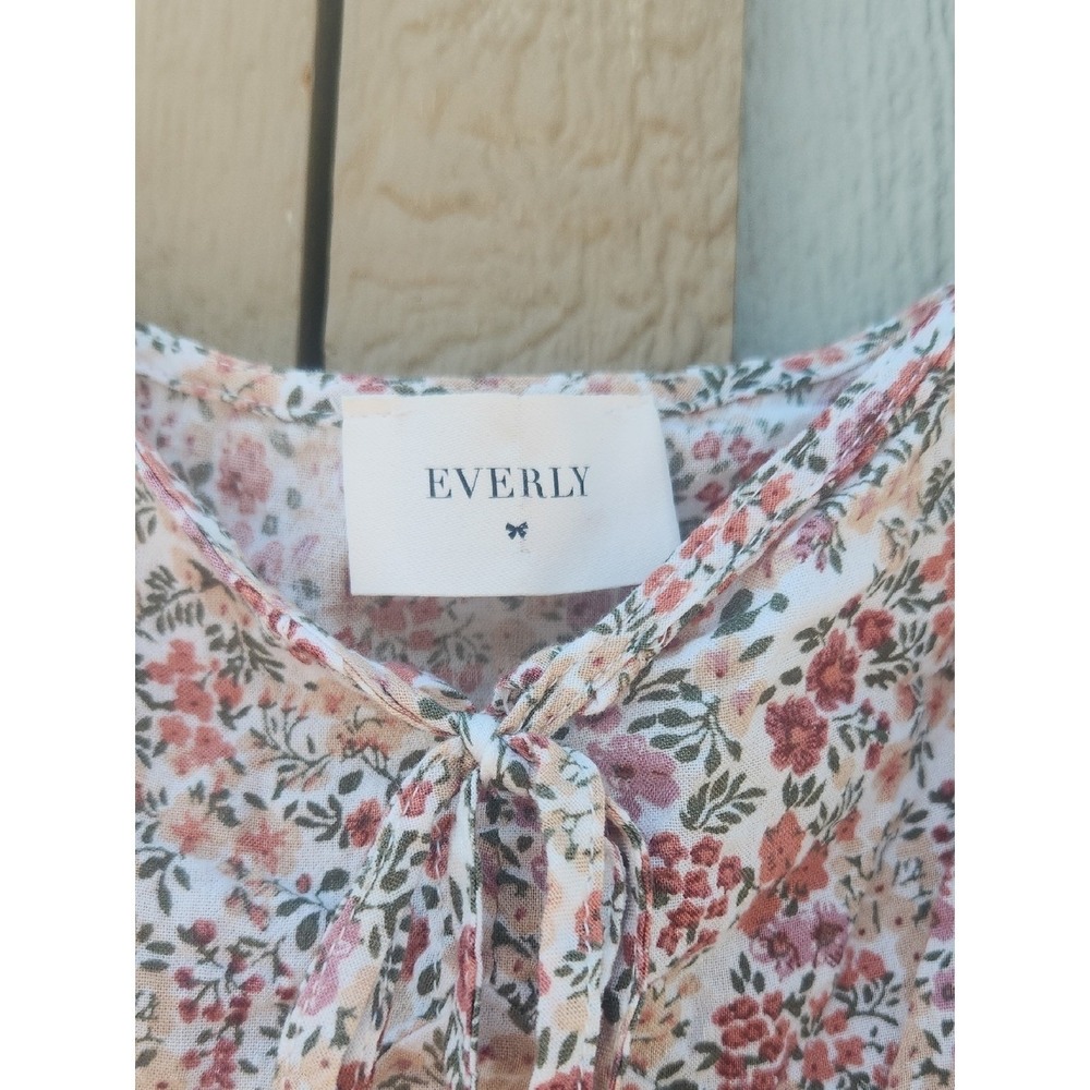 Everly Cottagecore Dainty Floral Milkmaid Puff Sleeve Top Medium Spring‎ Flowers - Picture 2 of 4